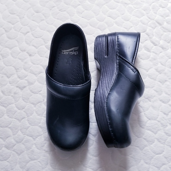 dansko waitress shoes